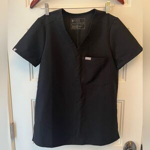 Women’s Figs scrub top